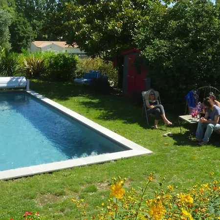 Les Jardins D'ispahan Prignac-et-Marcamps