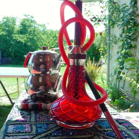 Les Jardins D'ispahan Homestay *