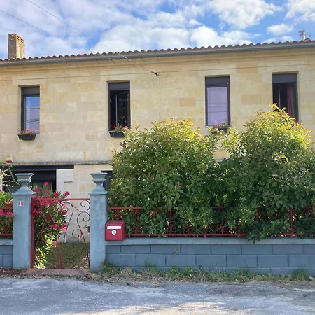Les Jardins D'ispahan Homestay *